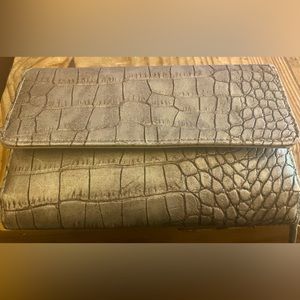 Grey Faux Croc Wallet!!! 🪪 💳